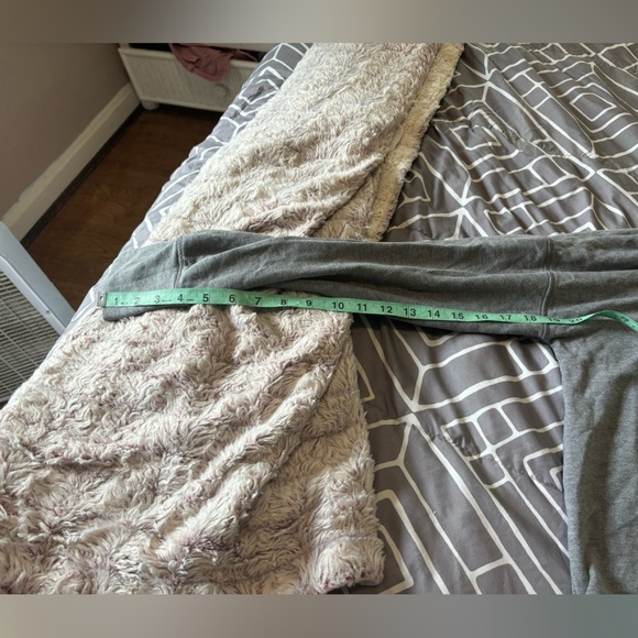 Aerie offline sweatshirt size small. Great condition - Picture 8 of 12